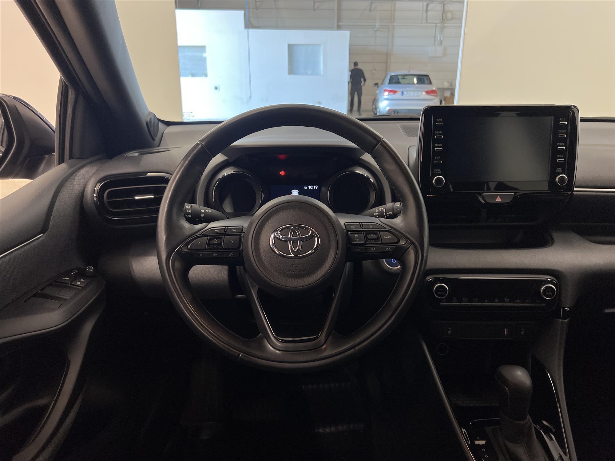 Toyota Yaris Hybrid 116hk 1 Brukare B-Kam Style Paket 