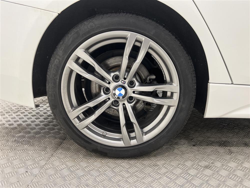 BMW 320d xDrive 190hk M Sport Drag Skinn Navi Hifi 0,54L/milinteriör