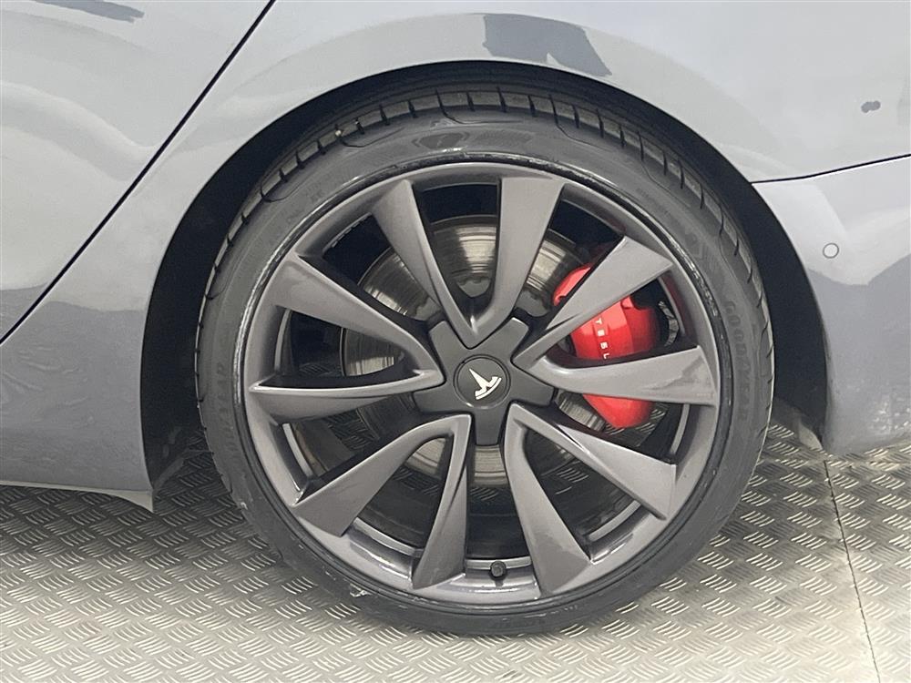 Tesla Model 3 Performance AWD 510hk Svensksåld Premiuminteriör