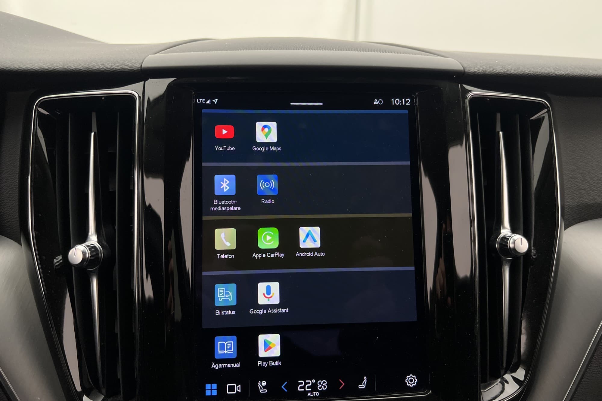 Volvo XC60 B4 197hk Momentum VOC Värmare Skinn Drag CarPlay