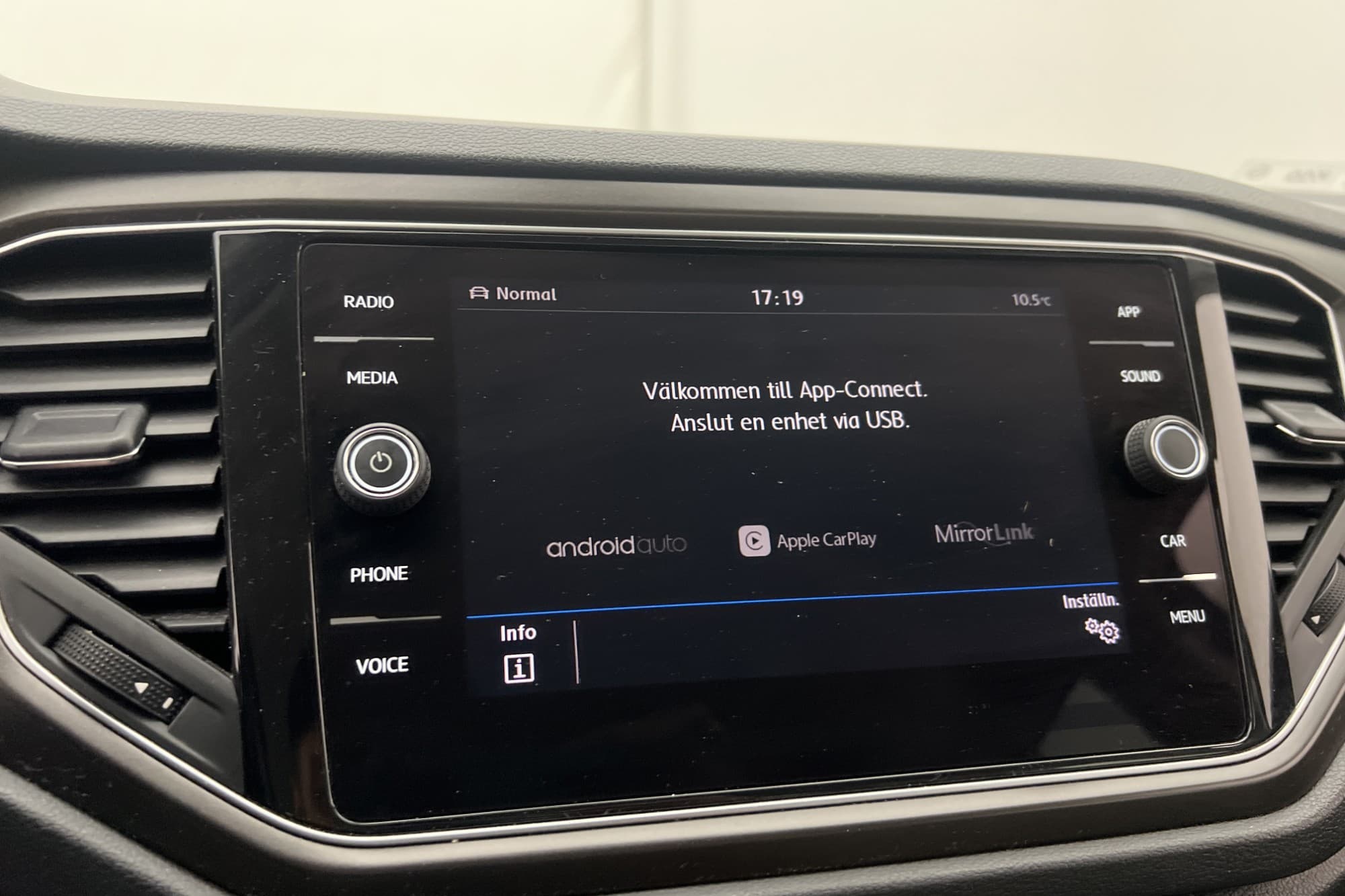 Volkswagen T-Roc 2.0 TDI 4M Värmare Drag Kamera CarPlay
