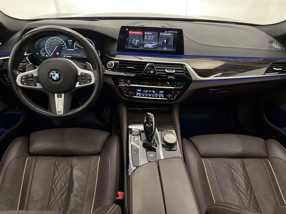 BMW 540i xDrive 340hk M-Sport Ultimate B&W Navi Draginteriör