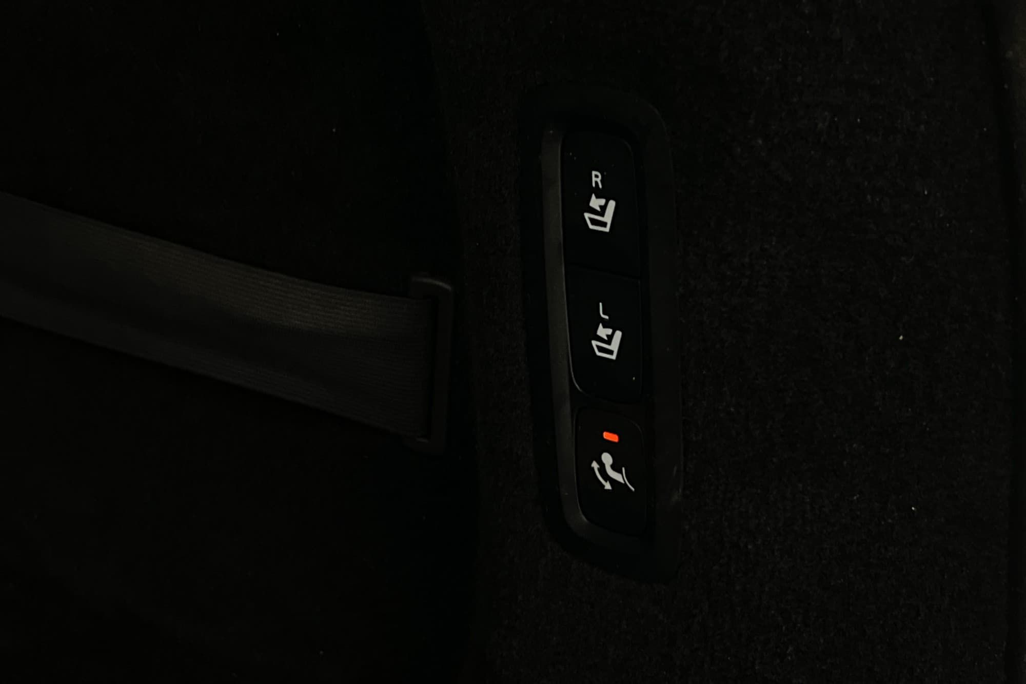 Volvo V90 T4 Momentum Värmare Adapt-fart CarPlay VOC Drag