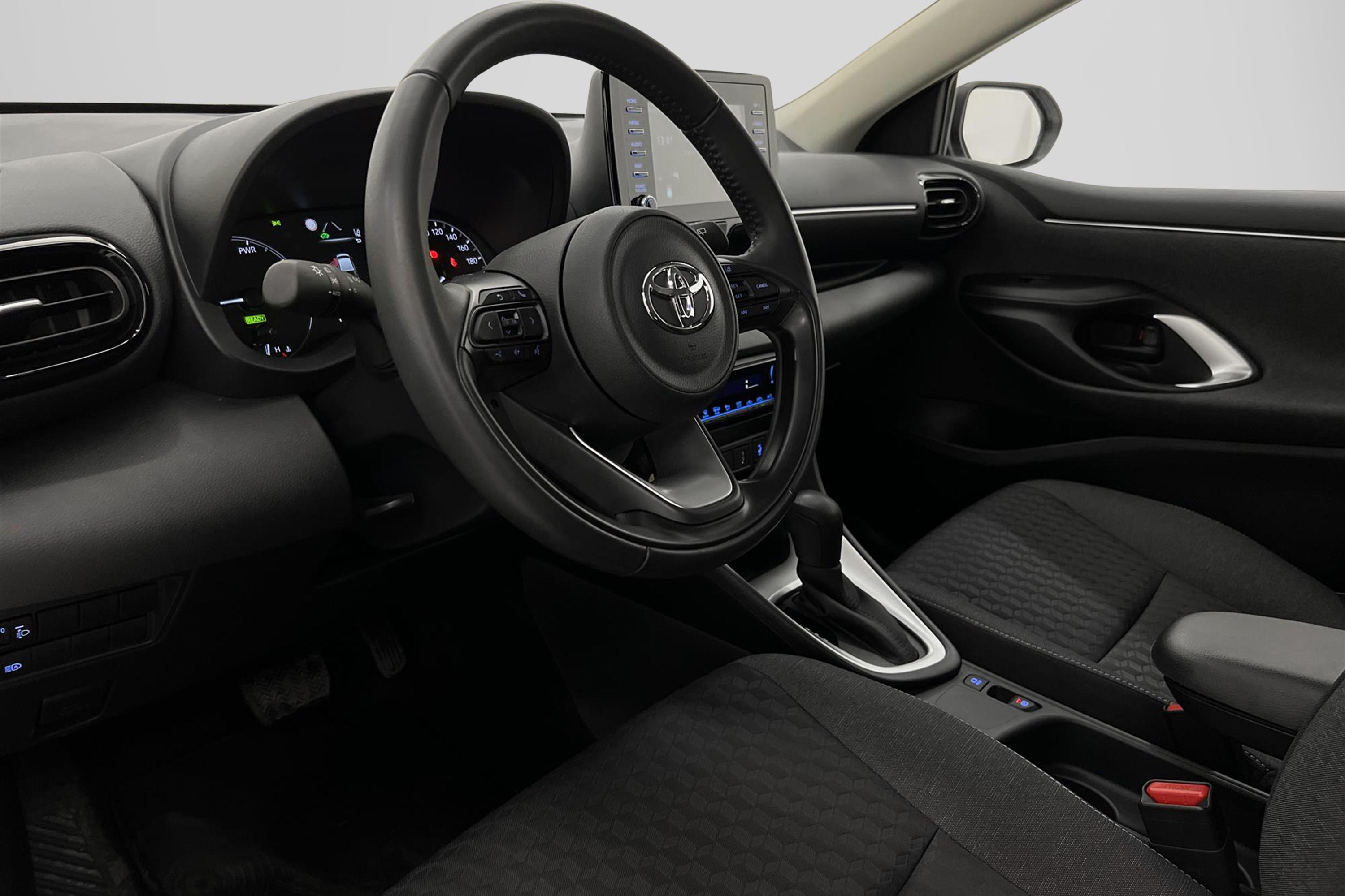Toyota Yaris Hybrid CVT 116hk B-Kam Låg Skatt 0,28L/mil