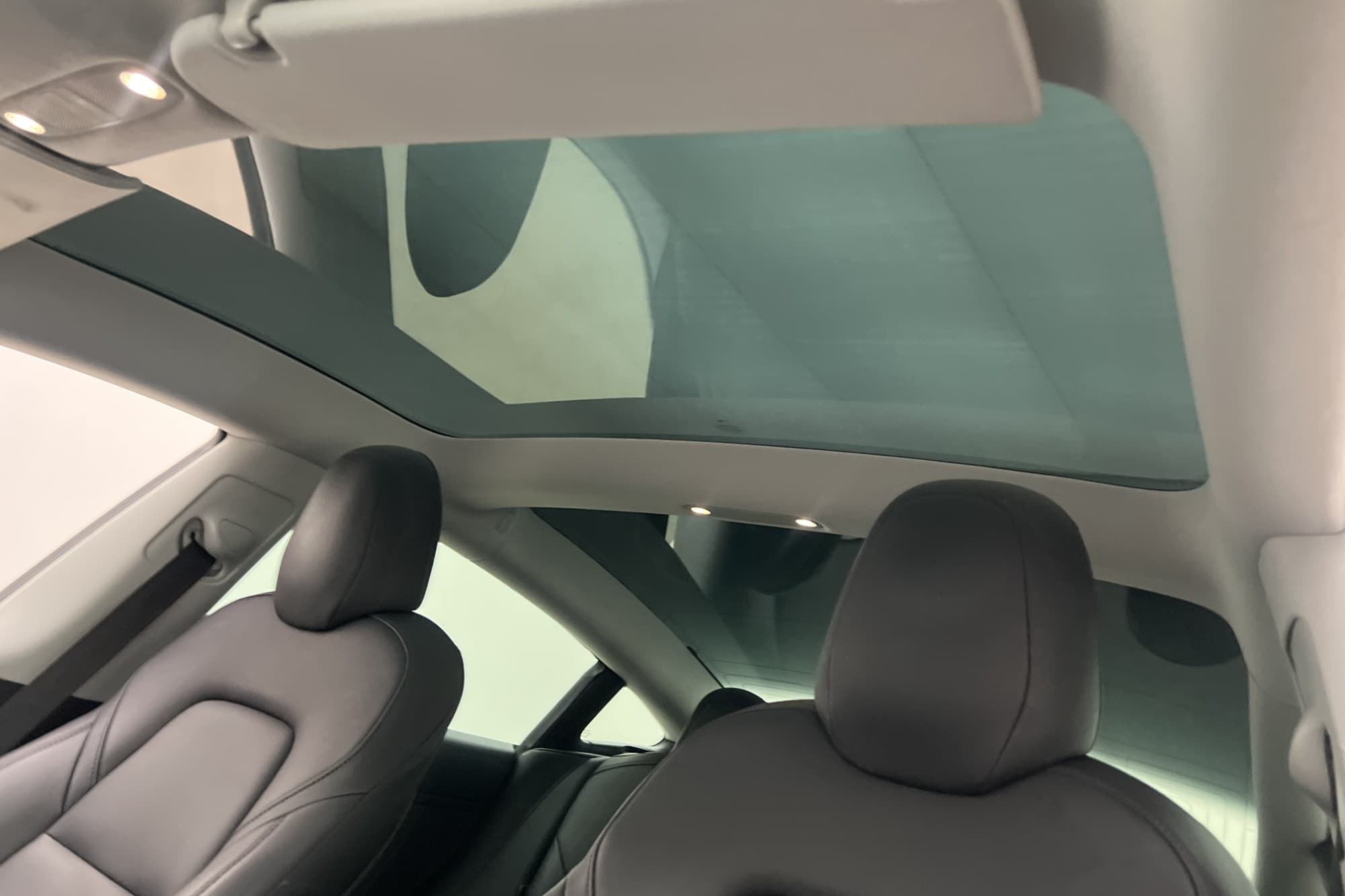 Tesla Model 3 Performance AP Pano Kamera Skinn Svensksåld