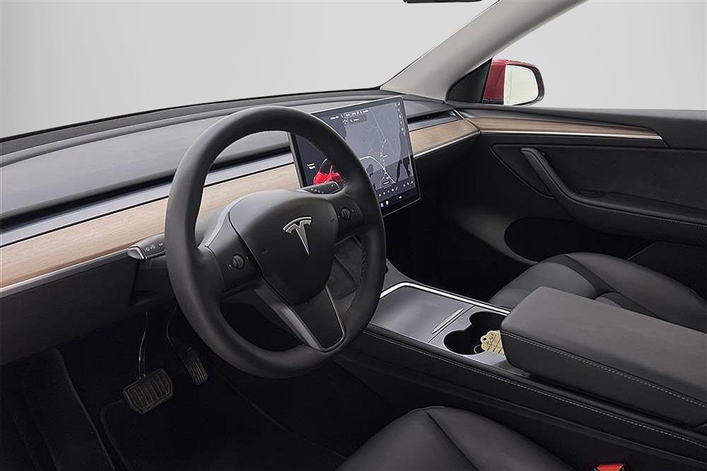 Tesla Model Y Long Range Dual AWD Pano Premium Svensksåld interiör
