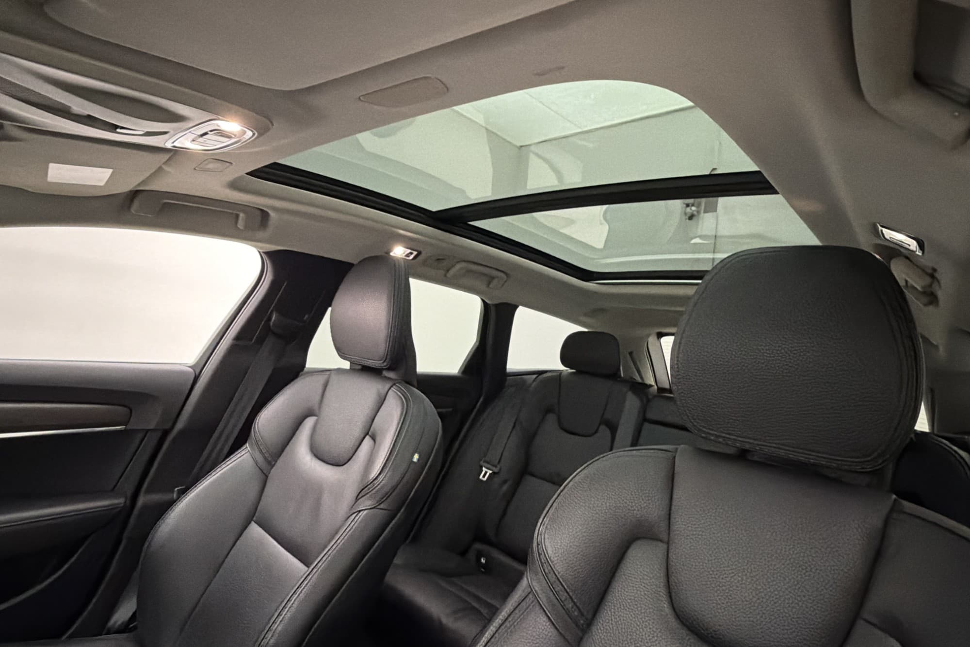 Volvo V90 Cross Country D4 190hk AWD Pano Värm Skinn HUD H/K