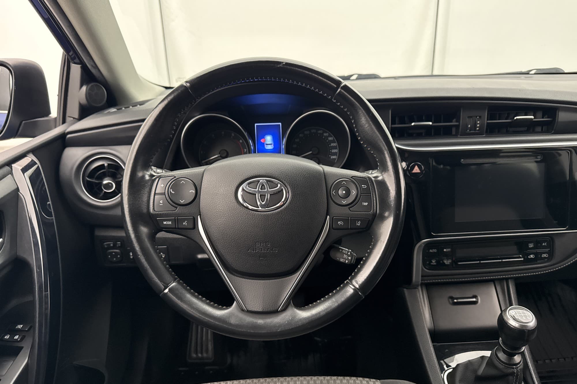 Toyota Auris Touring Sports Intense Edition Kamera Navi Drag