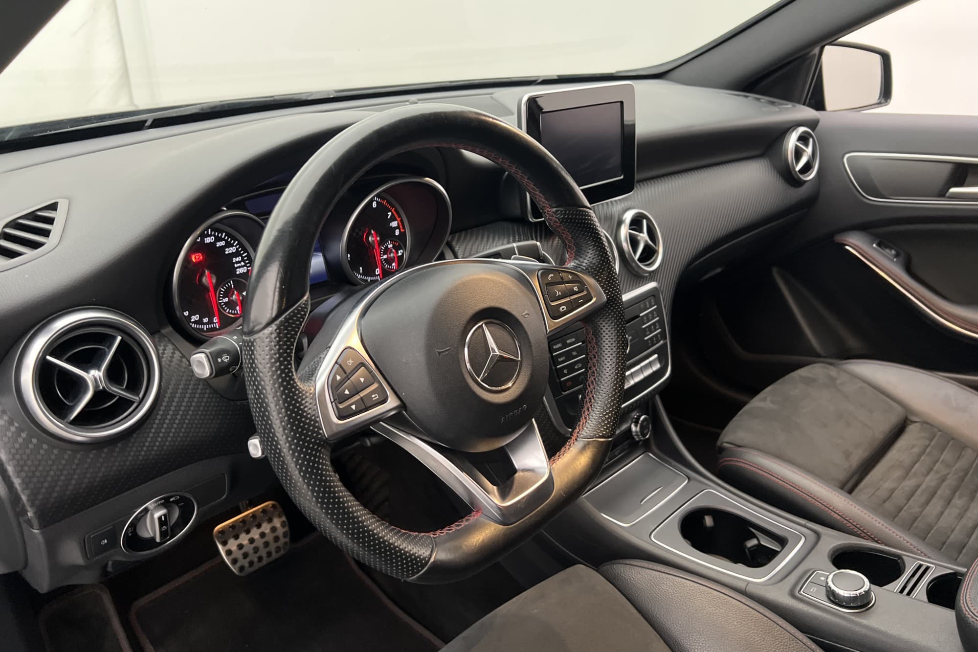 Mercedes-Benz A 180 AMG Kamera Skinn/Alcantara GPS Låg-Skatt