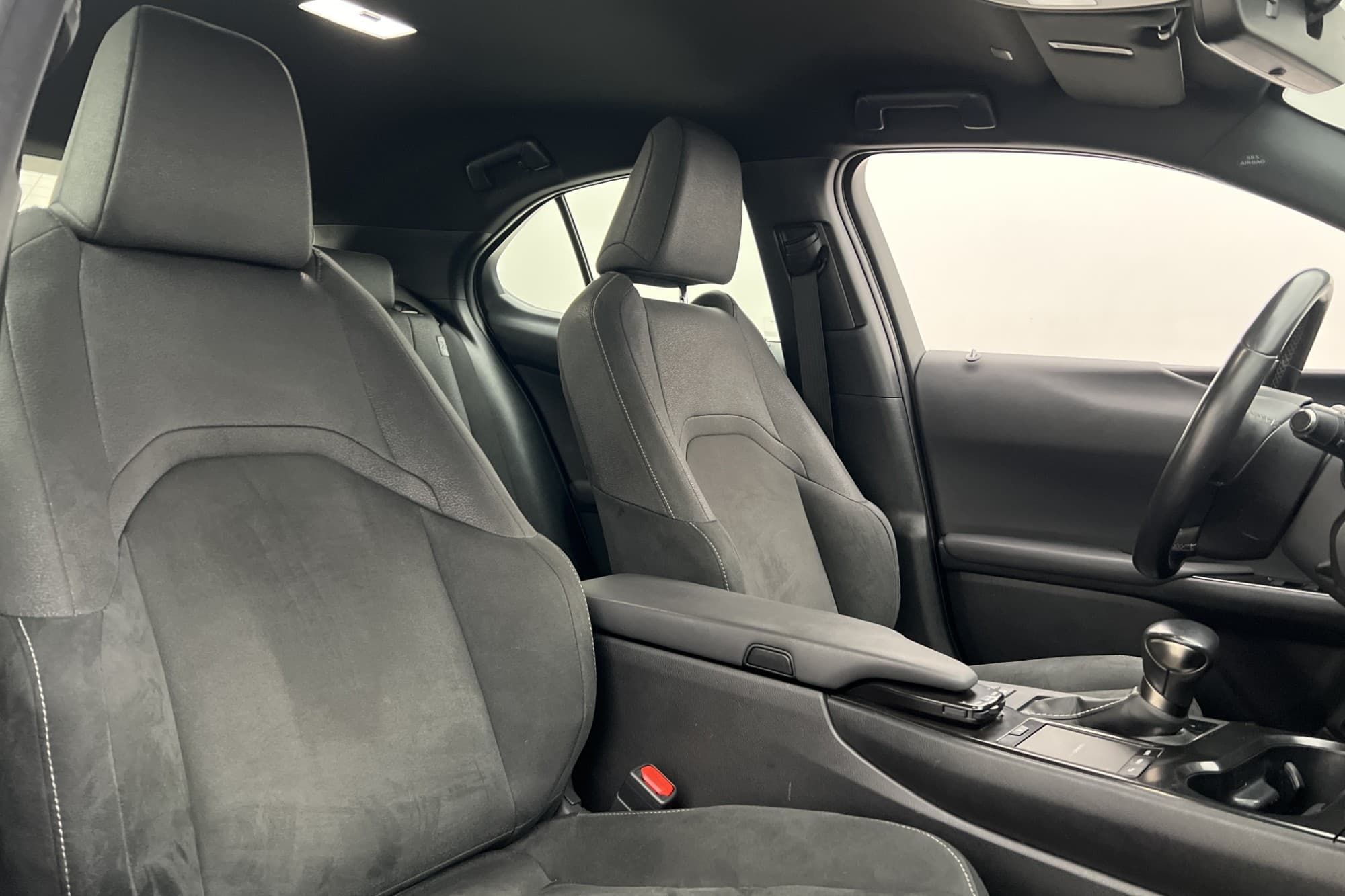 Lexus UX 250h E-Four AWD 184hk Comfort Teknik Kamera