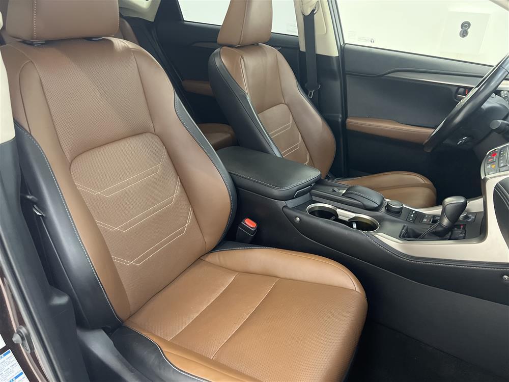 Lexus NX 300h 181hk AWD Navi B-Kam Skinn 0,51L/milinteriör