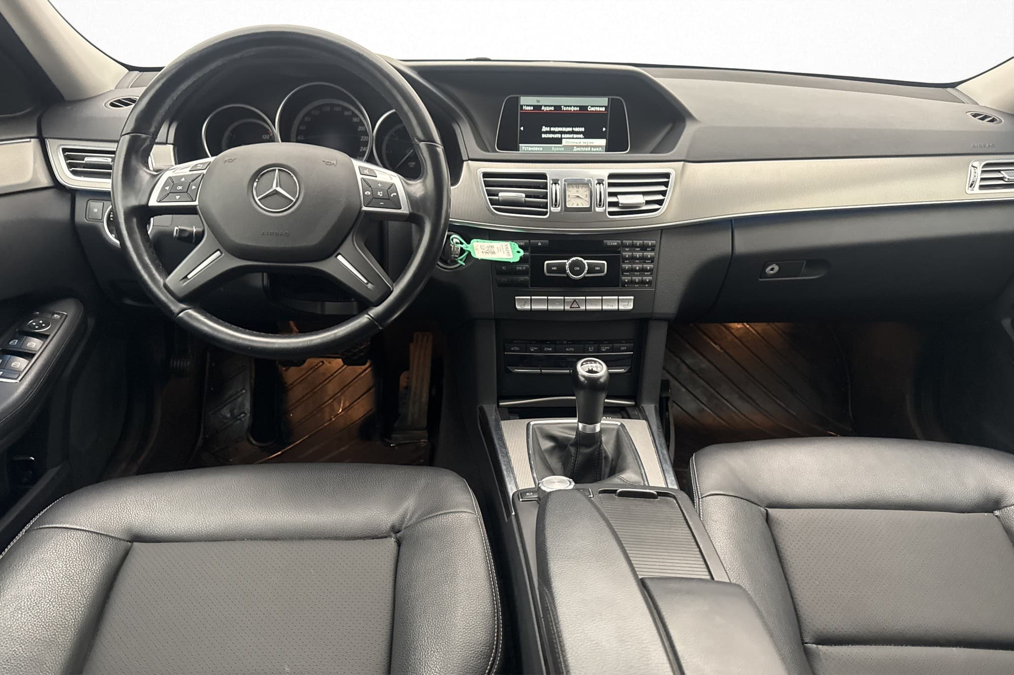 Mercedes-Benz E 220 T Sport Dragkrok Skinn Navi Sensorer