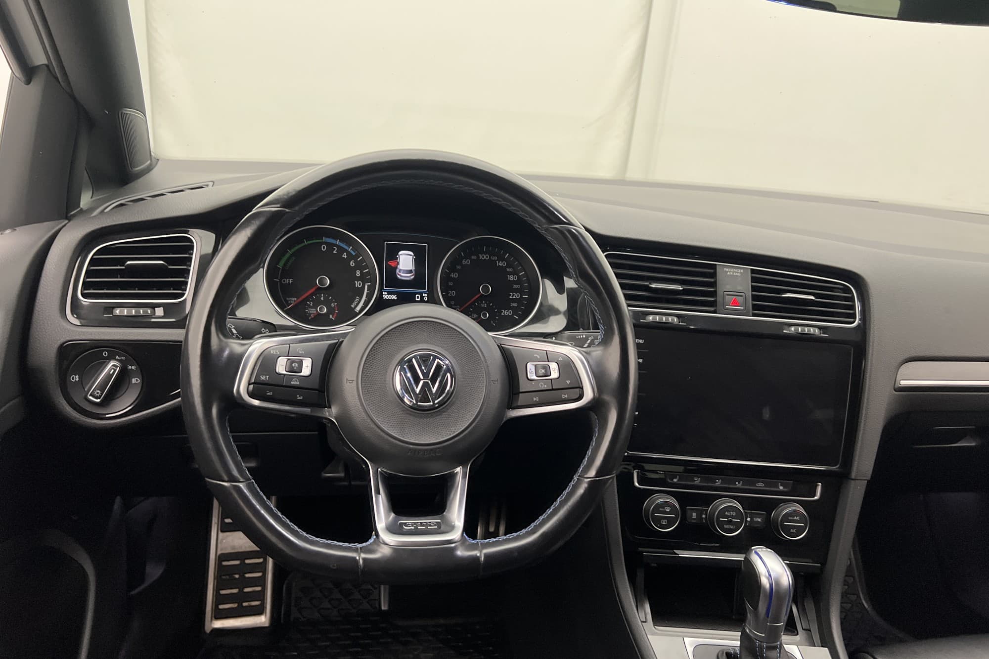 Volkswagen Golf GTE 204hk P-Värmare Kamera Skinn Elstol