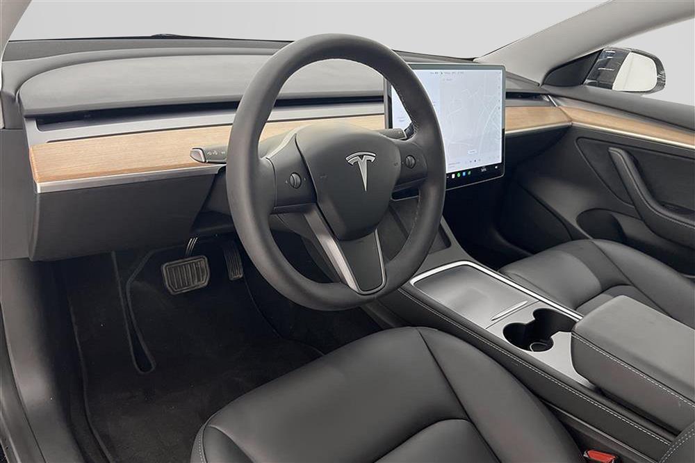 Tesla Model 3 Long Range AWD 440hk Svensksåld Premiuminteriör