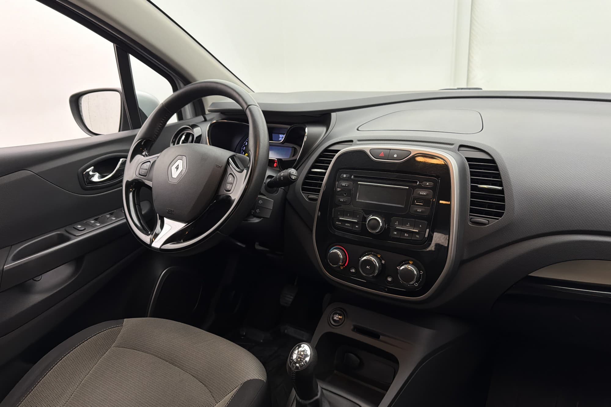 Renault Captur 0.9 TCe Manuell 90hk Expression P-Sensorer