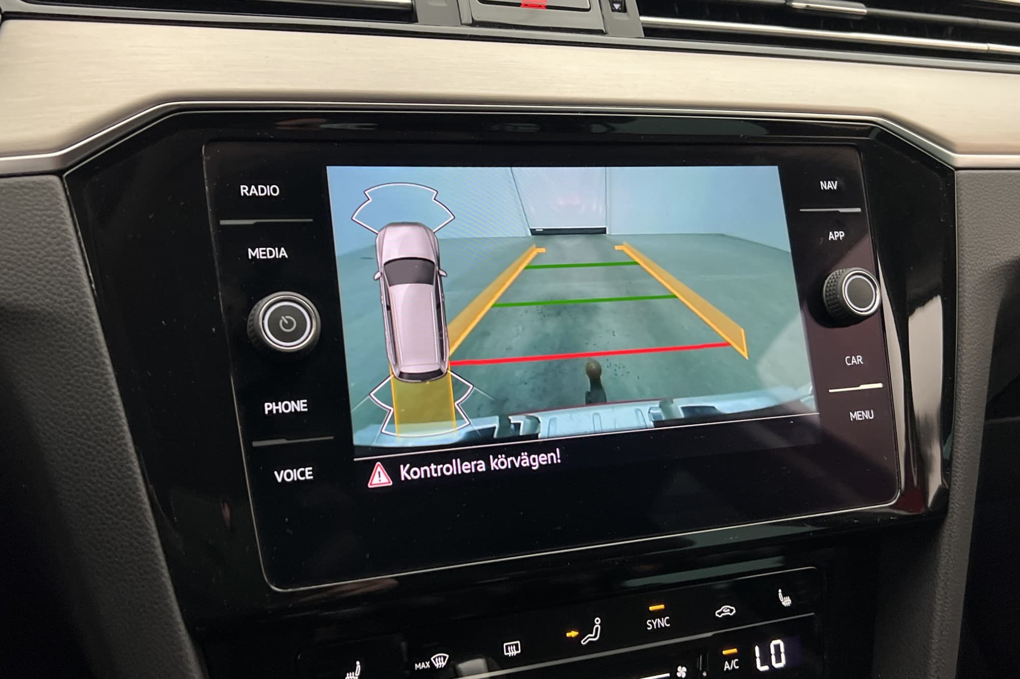 Volkswagen Passat 2.0 TDI 200hk R-Line Värmare Drag Cockpit