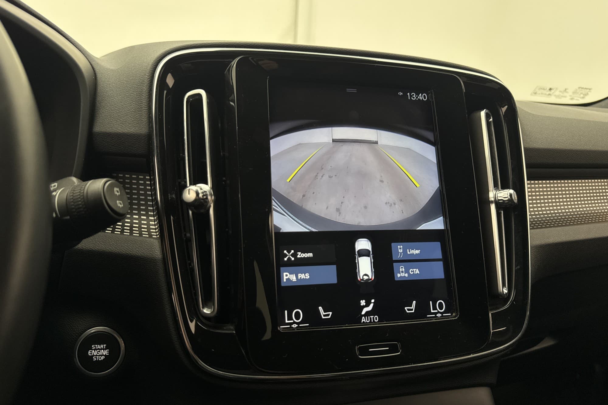 Volvo XC40 T4 AWD R-Design Värmare VOC H/K Kamera CarPlay