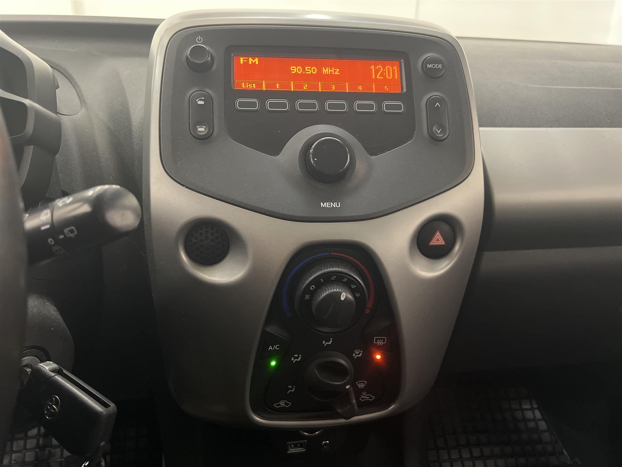 Toyota  Aygo 1.0 VVT-i 69hk Låg Skatt Nyservad 0,36L/mil