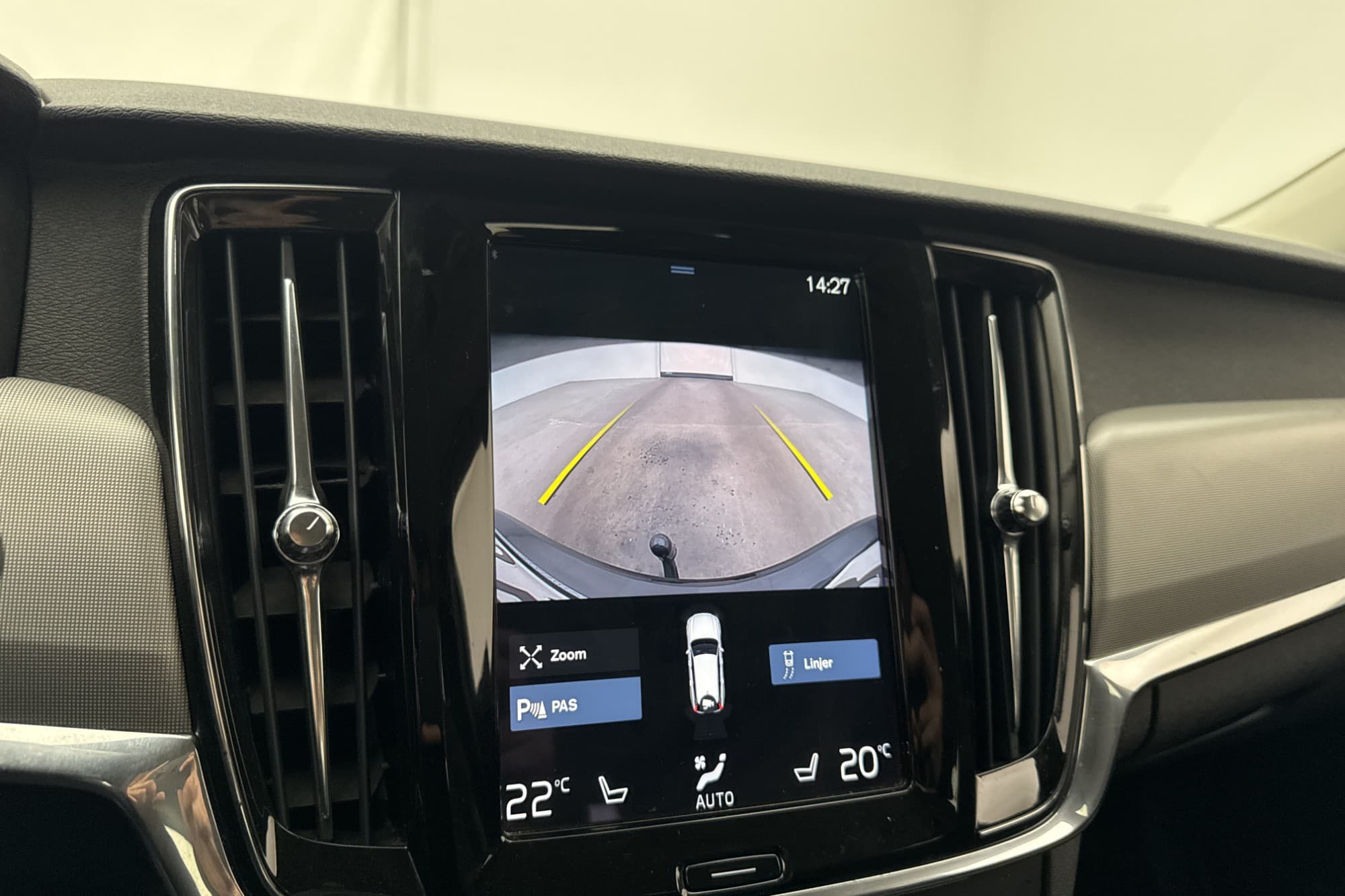 Volvo V90 Recharge T6 AWD Momentum Adv Värmare Drag MOMS