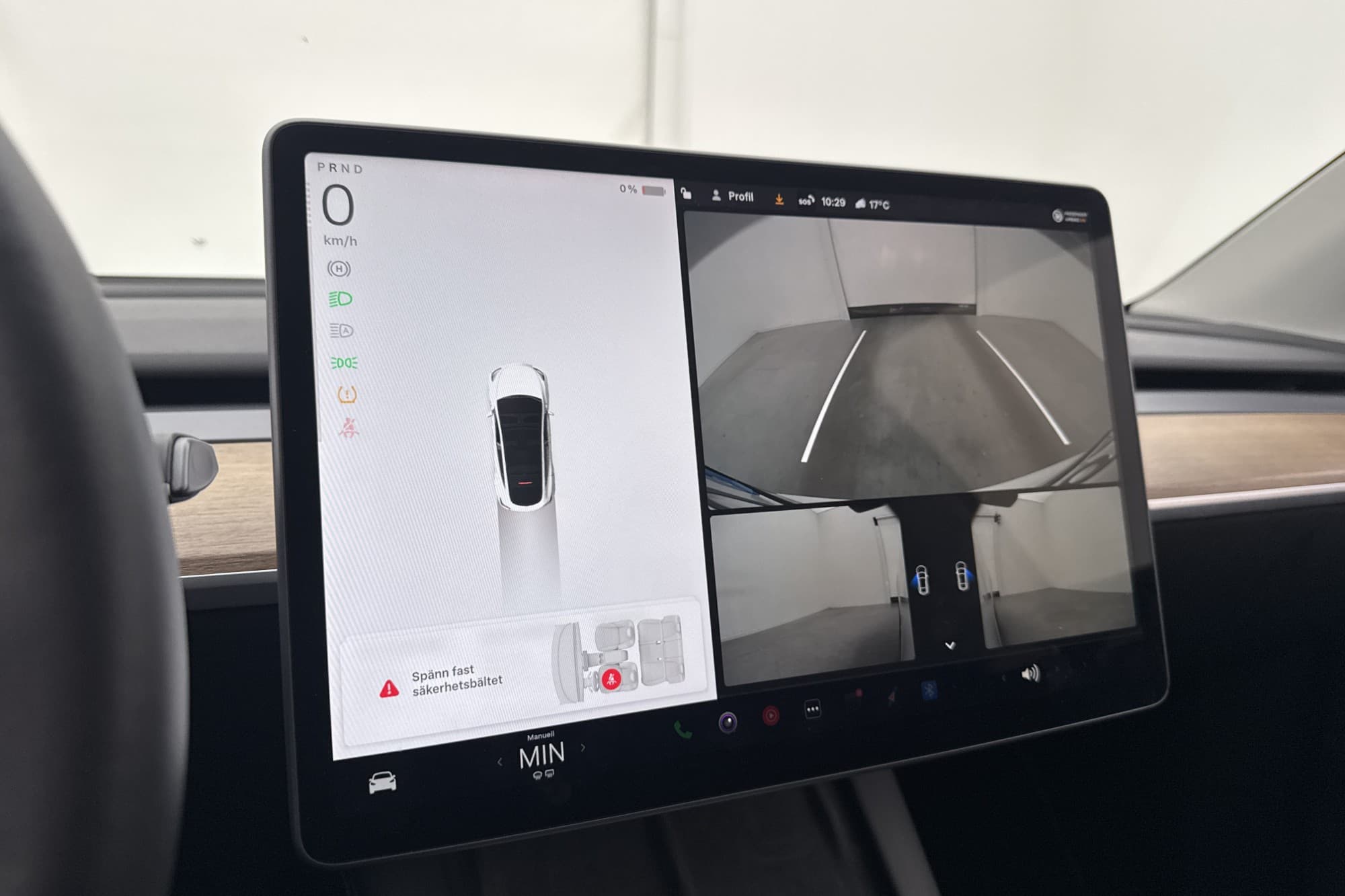 Tesla Model Y Long Range AWD Autopilot Svensksåld MOMS