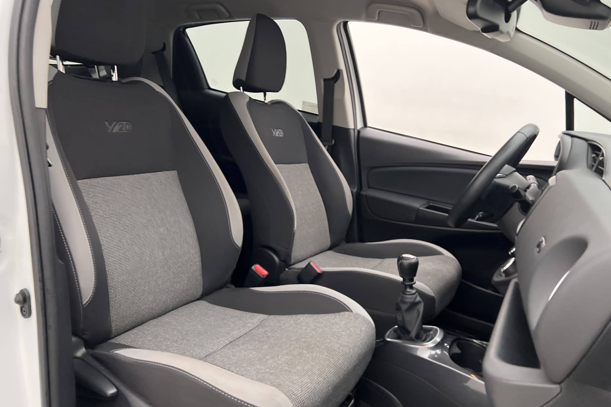 Toyota Yaris 1.5 111hk Y20 Kamera Farthållare Lane-Assist