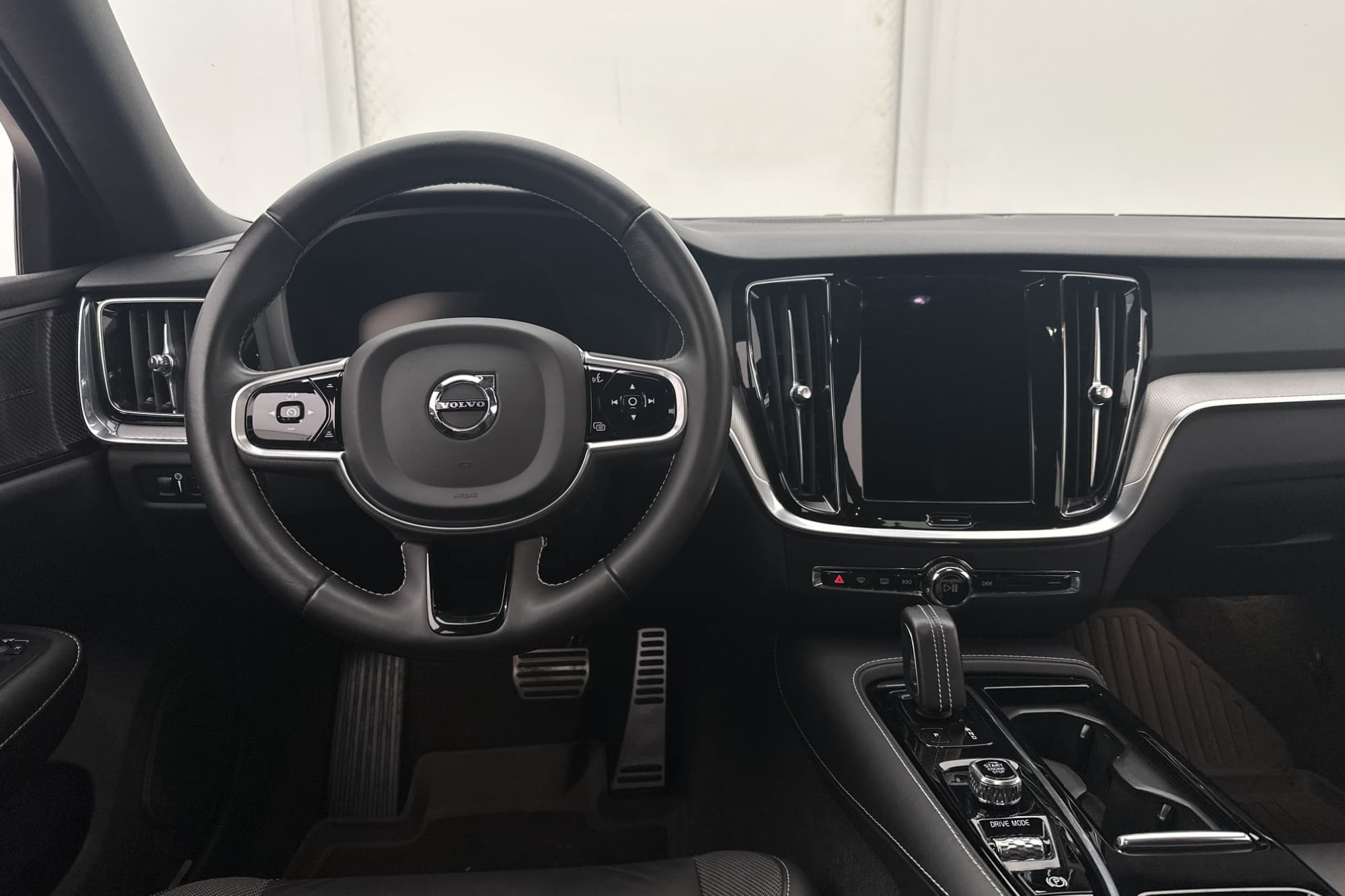 Volvo S60 Recharge T8 AWD R-Design VOC H/K Värmare Drag MOMS