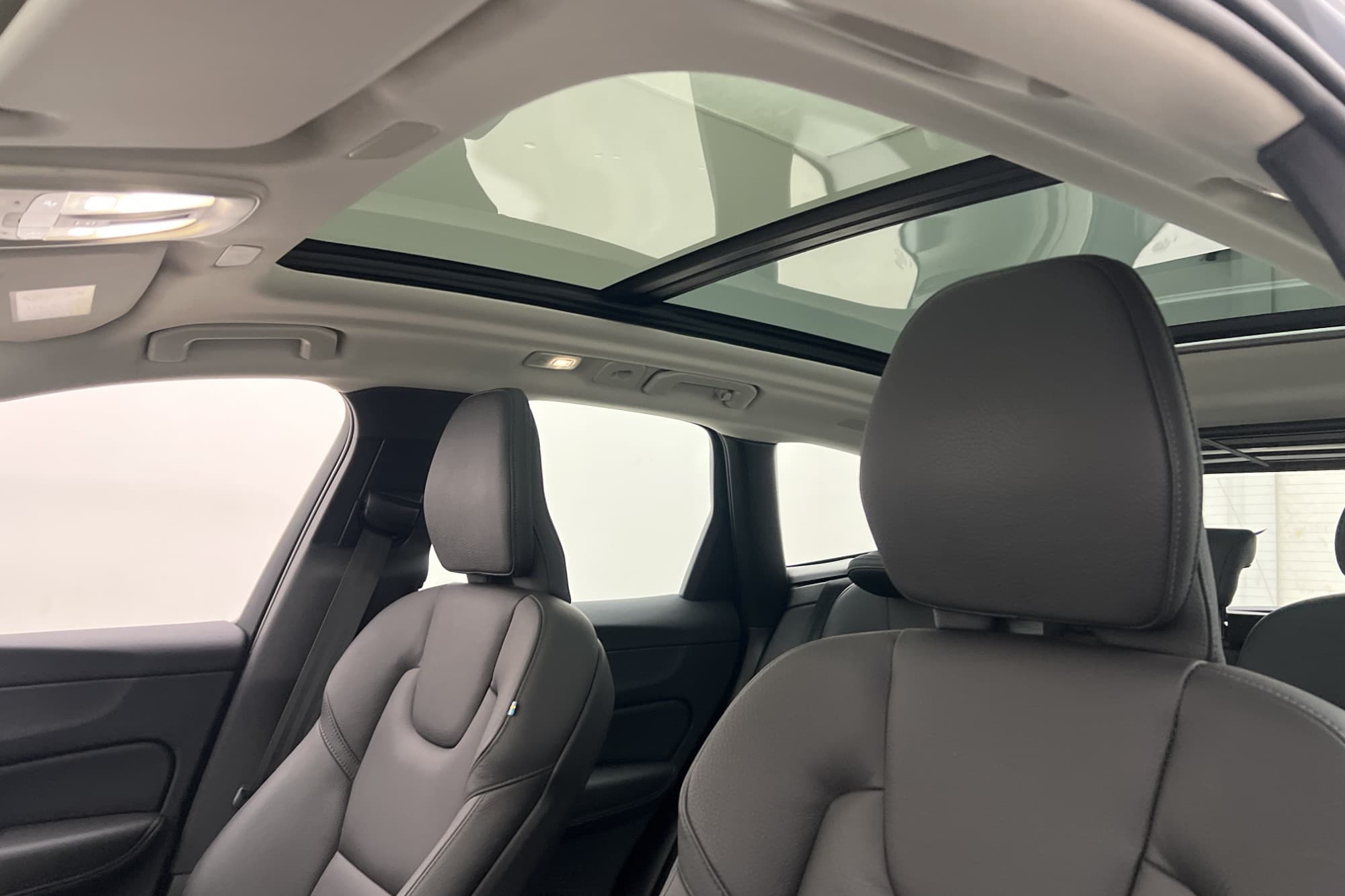 Volvo XC60 Recharge T6 350hk AWD Plus Dark Pano Drag H/K