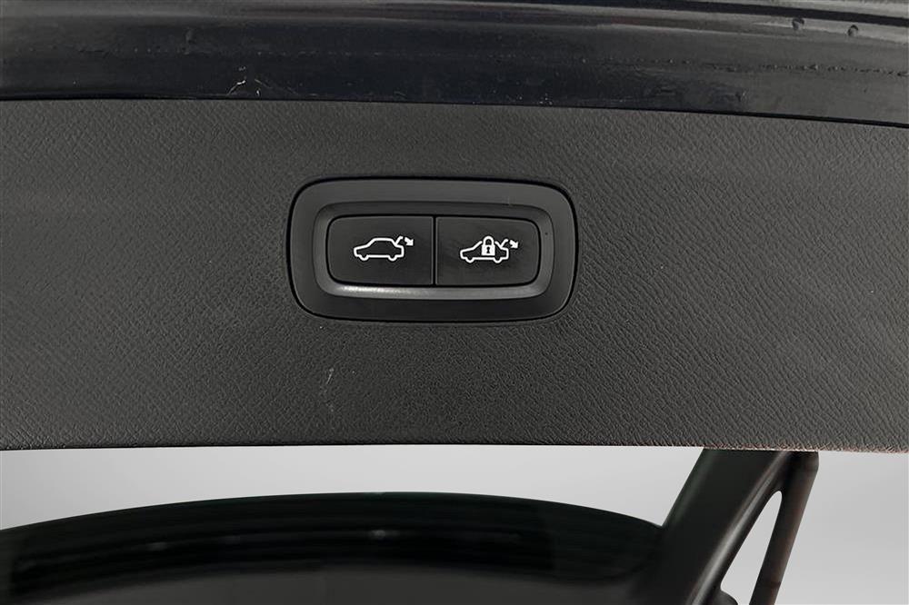 Volvo XC90 D5 AWD Inscription Värmare Pano B&W VOC Dragkrokinteriör