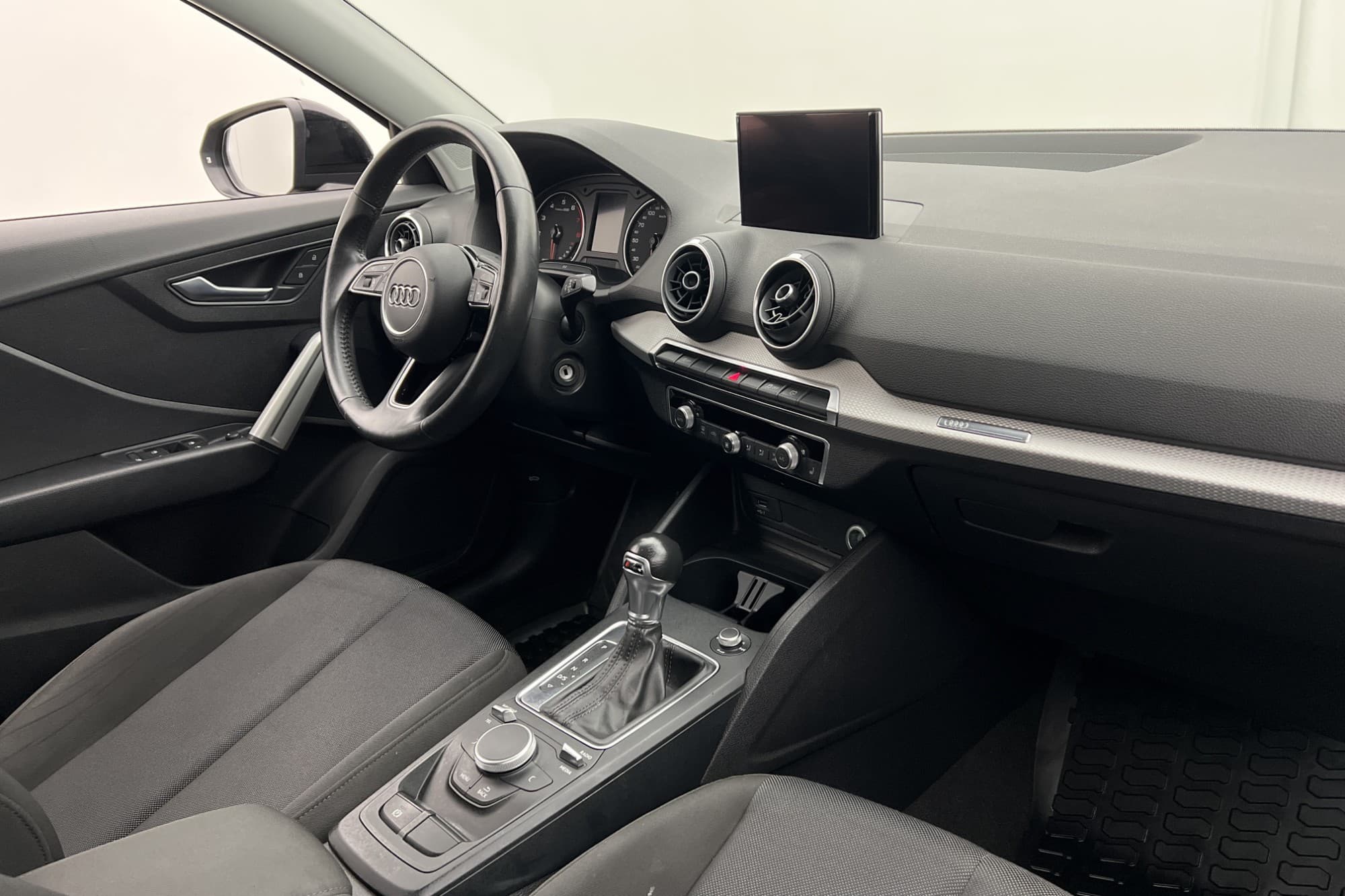 Audi Q2 35 TFSI 150hk Proline Farthållare P-Sensorer