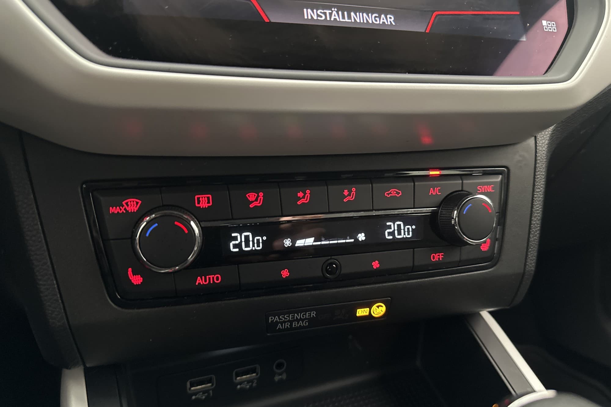 SEAT Arona 1.0 TSI Xcellence Keyless LED CarPlay Sensorer