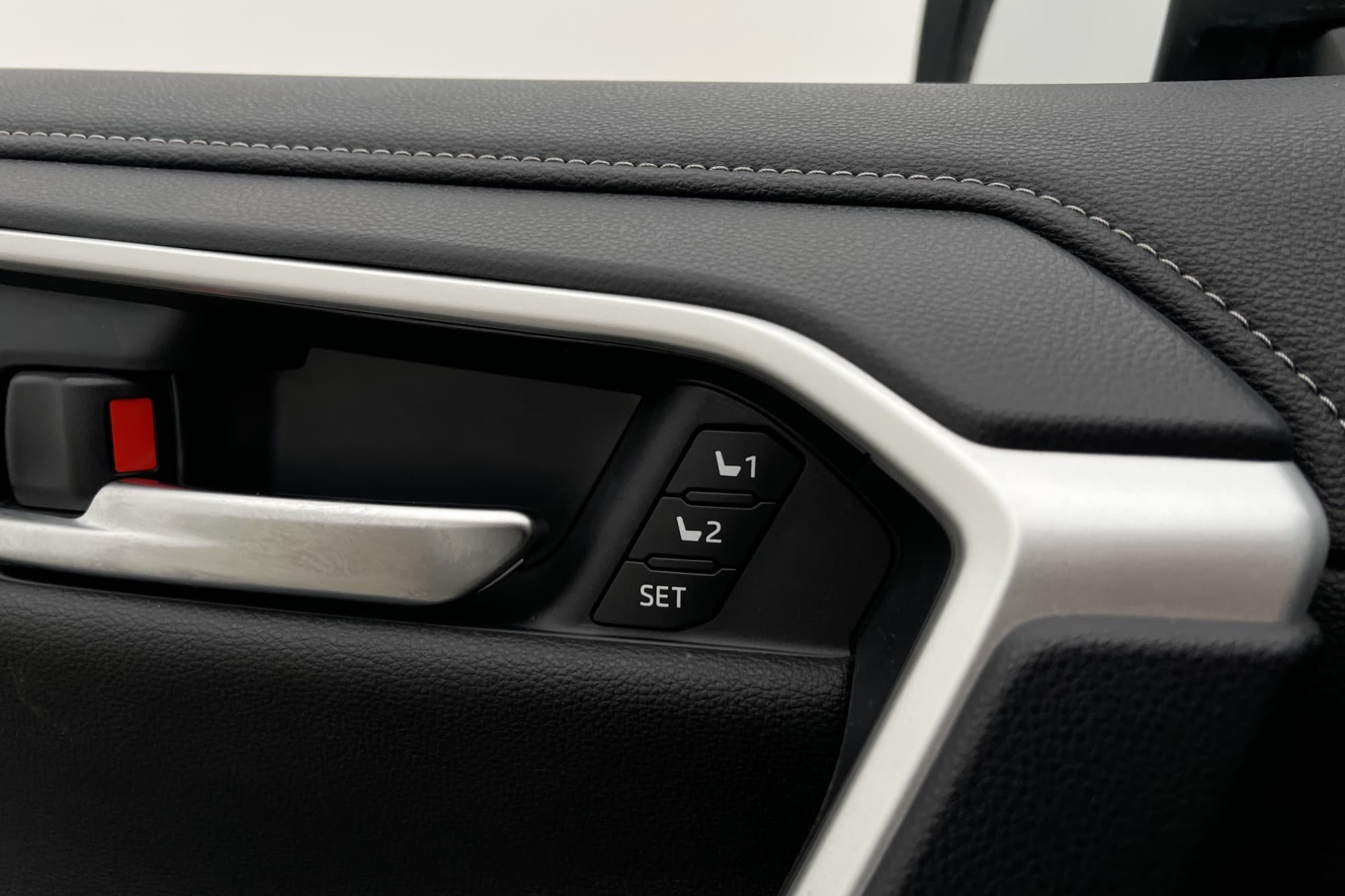 Toyota RAV4 Hybrid AWD-i Executive Läder Kamera Adapt-fart