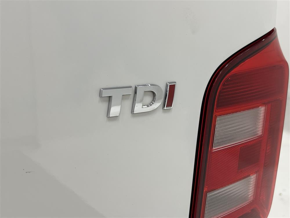 Volkswagen Transporter 2.0 TDI Aut 150hk Högskåp Drag Moms interiör