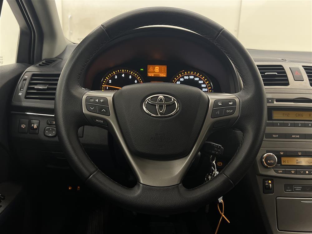 Toyota Avensis Kombi 1.8 Nyservad M-Värm 0,56L/Mil