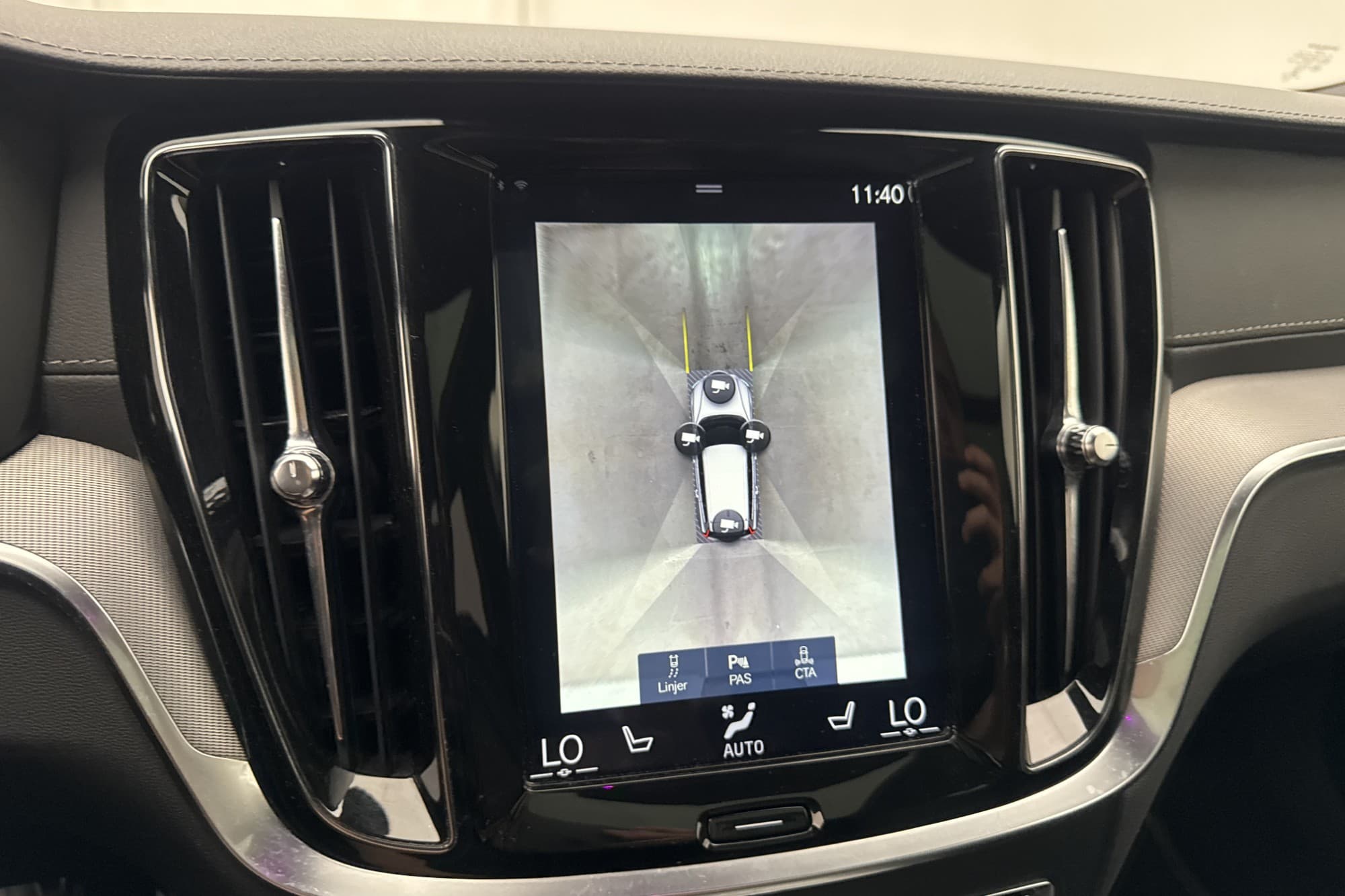 Volvo V60 T5 250hk R-Design VOC Värmare Pano H/K HUD 360°