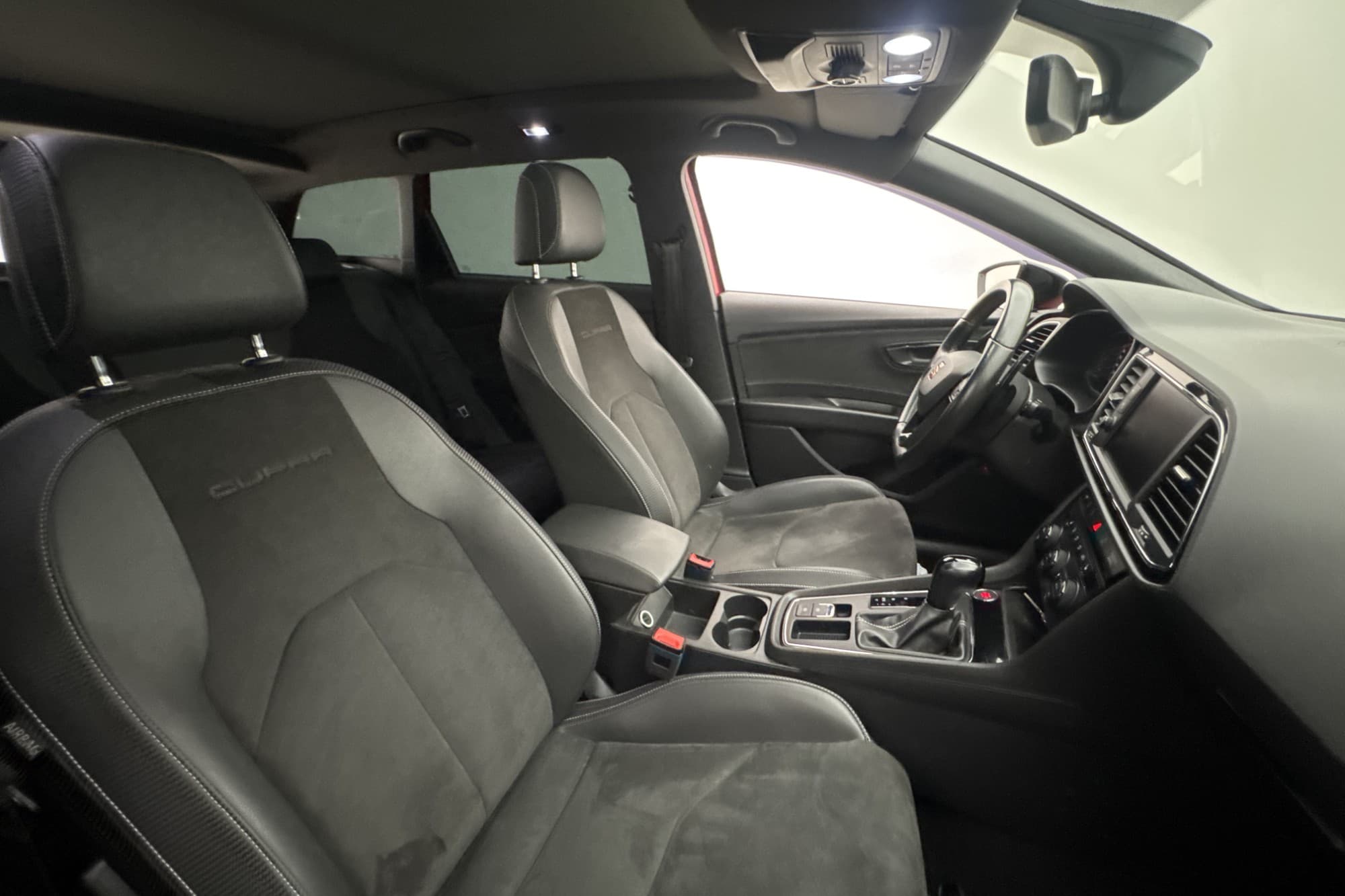 SEAT Leon 2.0 TSI 300hk 4D Cupra Cockpit Pano Kamera CarPlay