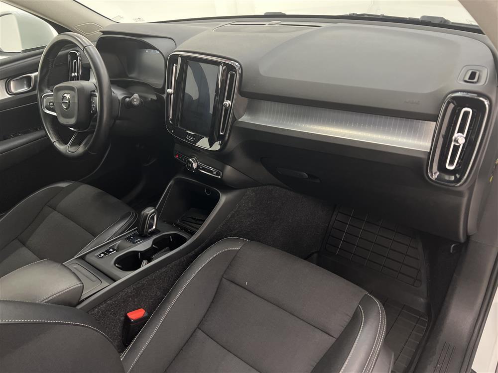 Volvo XC40 D3 AWD 150hk Momentum Navi Drag Cockpit 0,54l/milinteriör