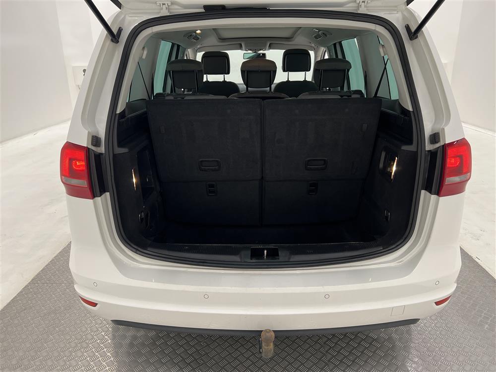 Volkswagen Sharan 140hk 4MOTION 7-Sits Värmare Panorama Draginteriör