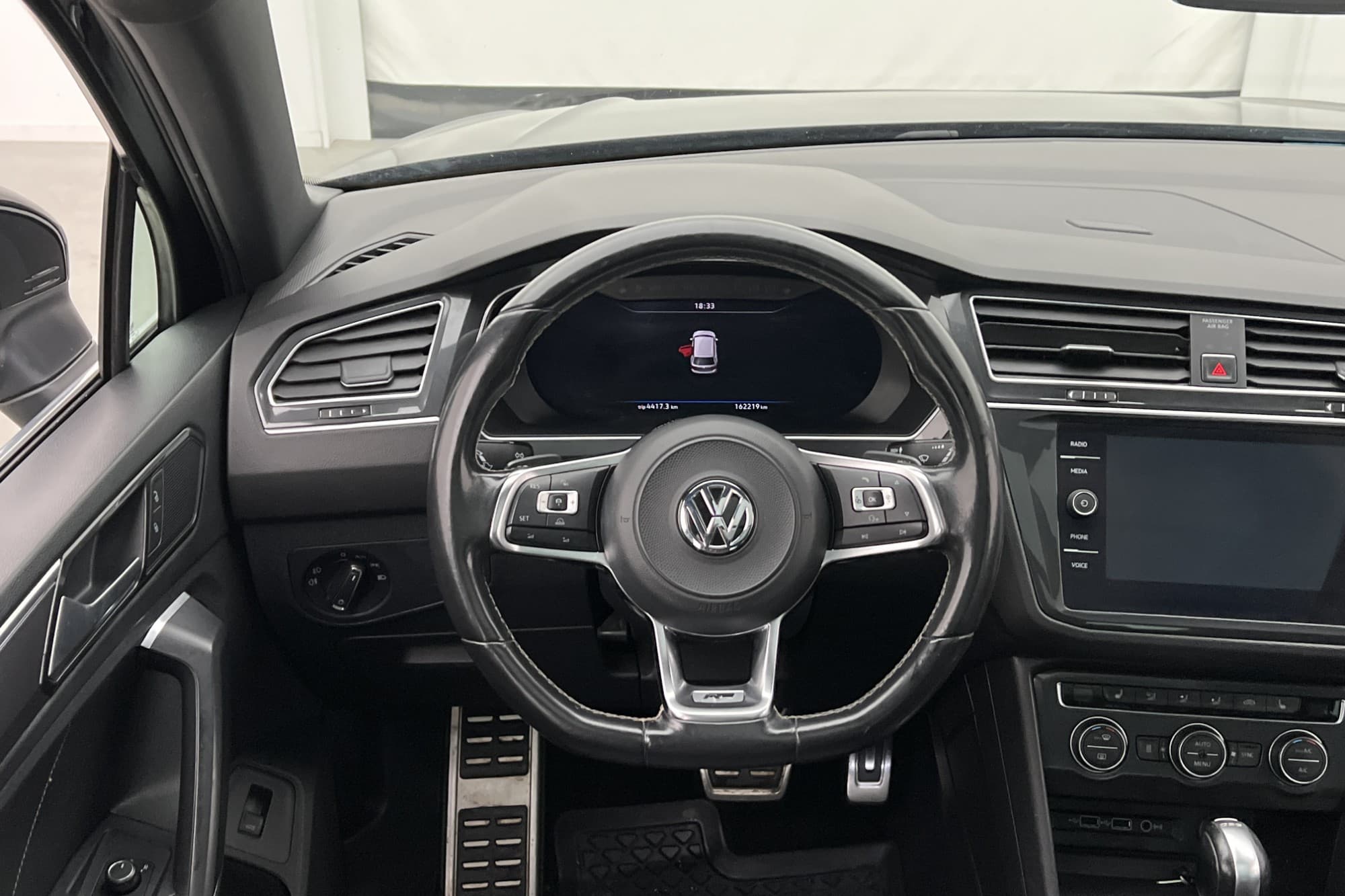 Volkswagen Tiguan TDI 4M Full R-Line Pano Cockpit Värm Drag
