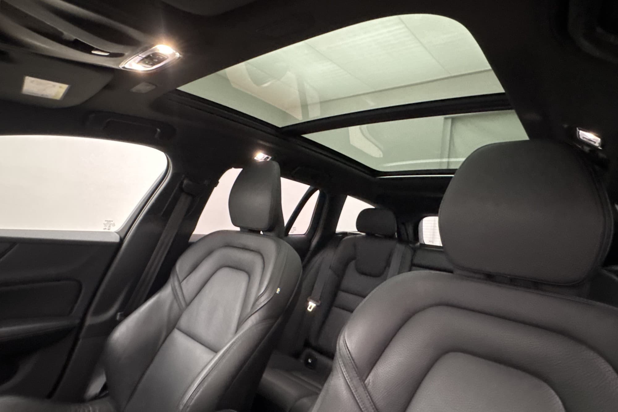 Volvo V60 T5 250hk R-Design VOC Värmare Pano H/K HUD 360°