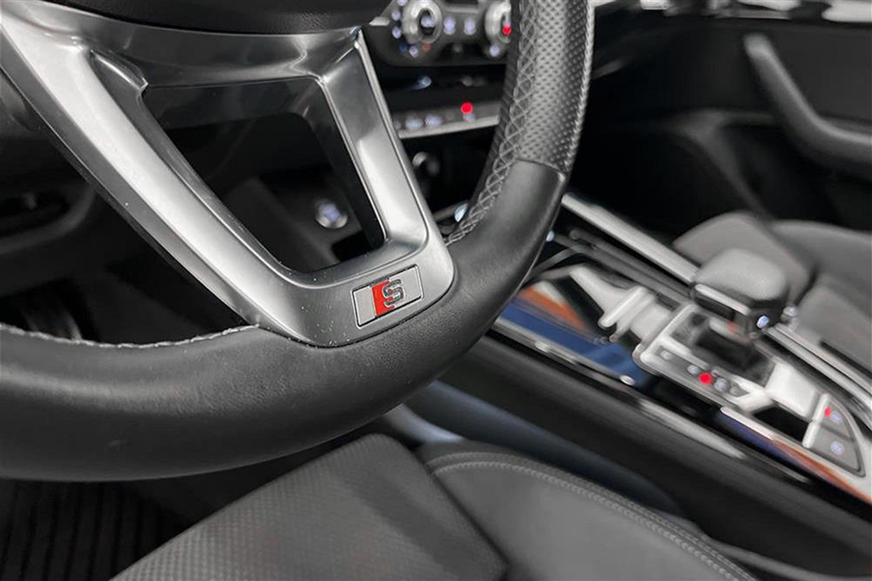 Audi A4 40 TDI 204hk Quattro S-Line D-Värm Cockpit Matrixinteriör
