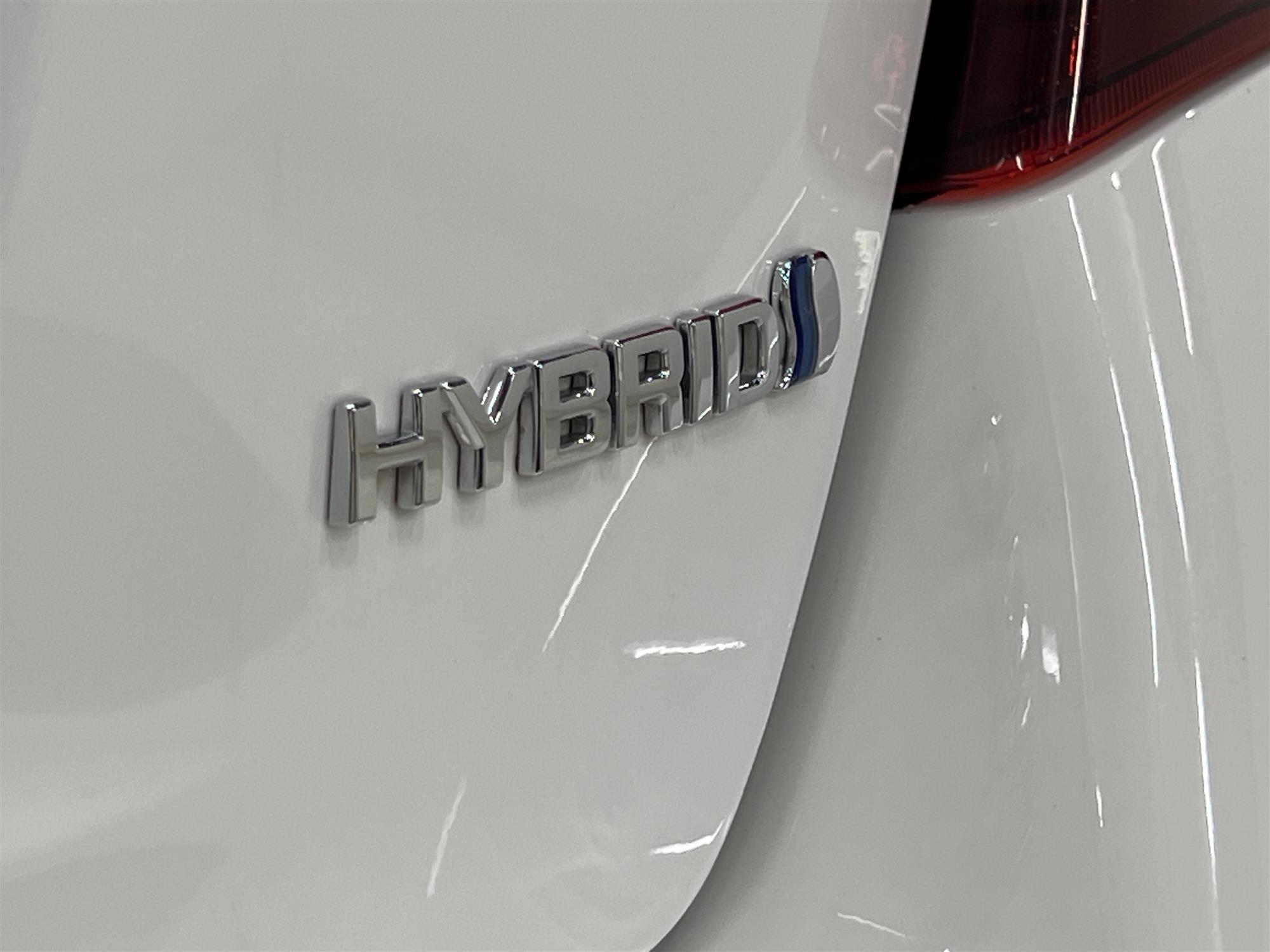 Toyota Yaris Hybrid e-CVT 101hk B-Kam 360kr Skatt 0,33L/mil