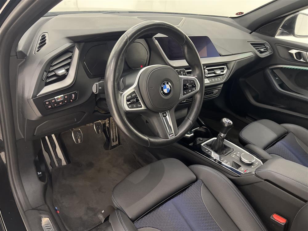 BMW 118d 150hk M-Sport Connected Driveinteriör
