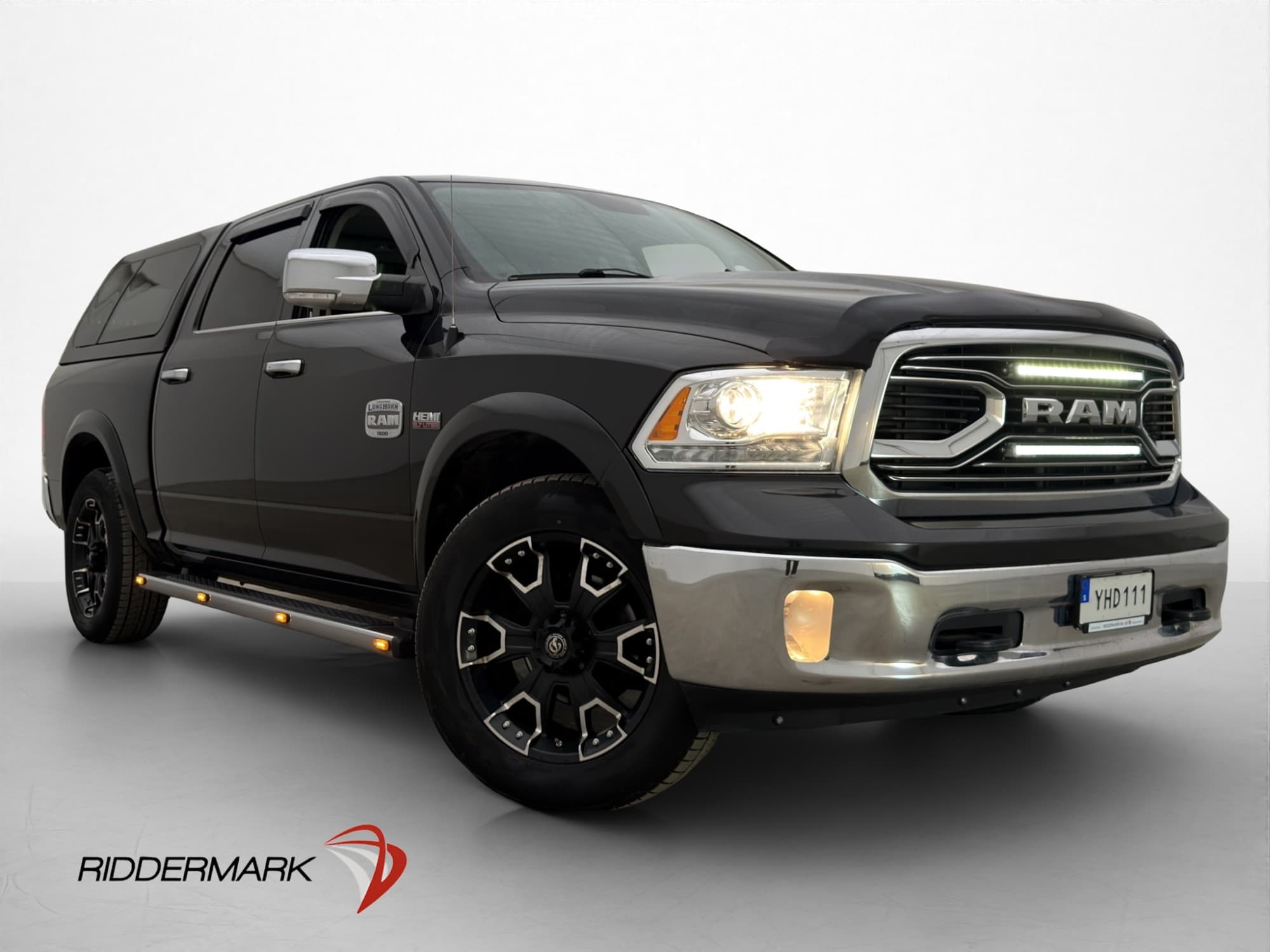 Dodge RAM LongHorn 5.7 4x4 Luft Drag Skinn Alpine Släde Moms