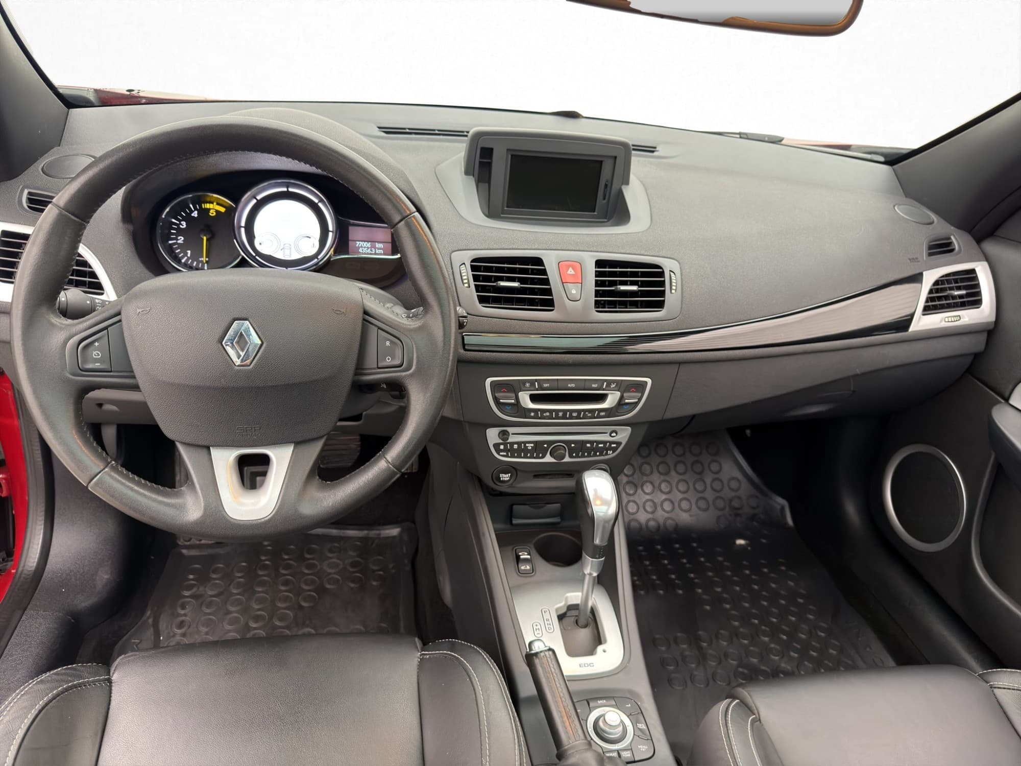Renault Mégane Coupé-Cab 1.5 dCi 110hk Skinn Navi Sensorer