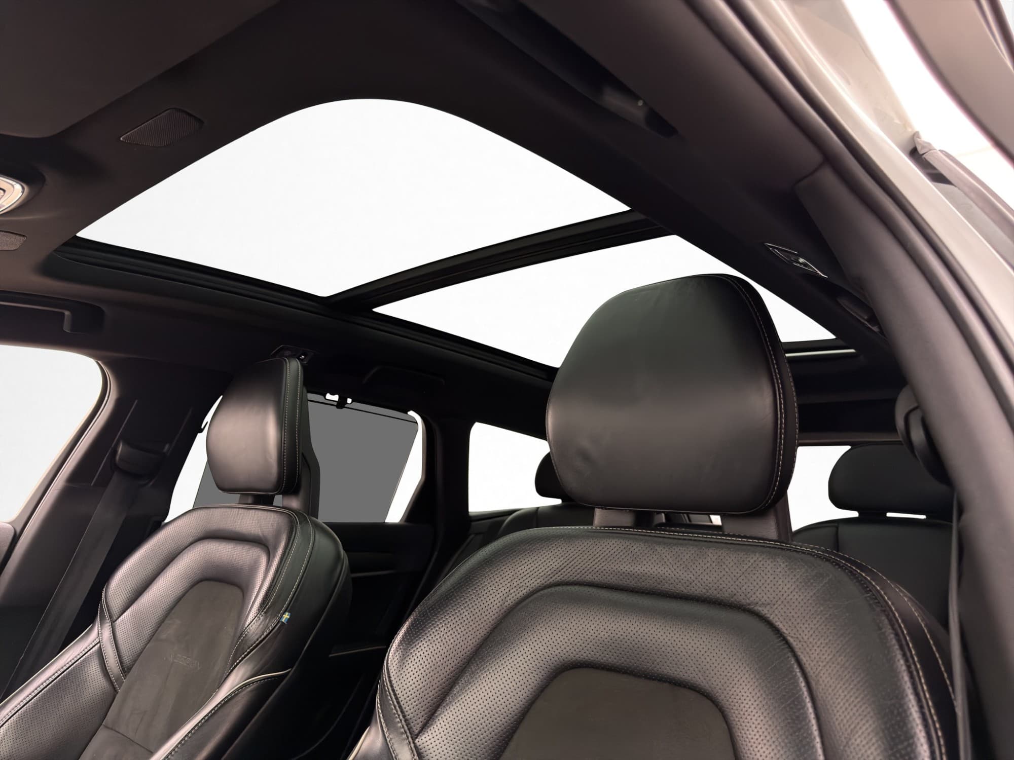 Volvo V90 D5 AWD R-Design Pano B&W VOC Kamera 4-Zon Dragkrok