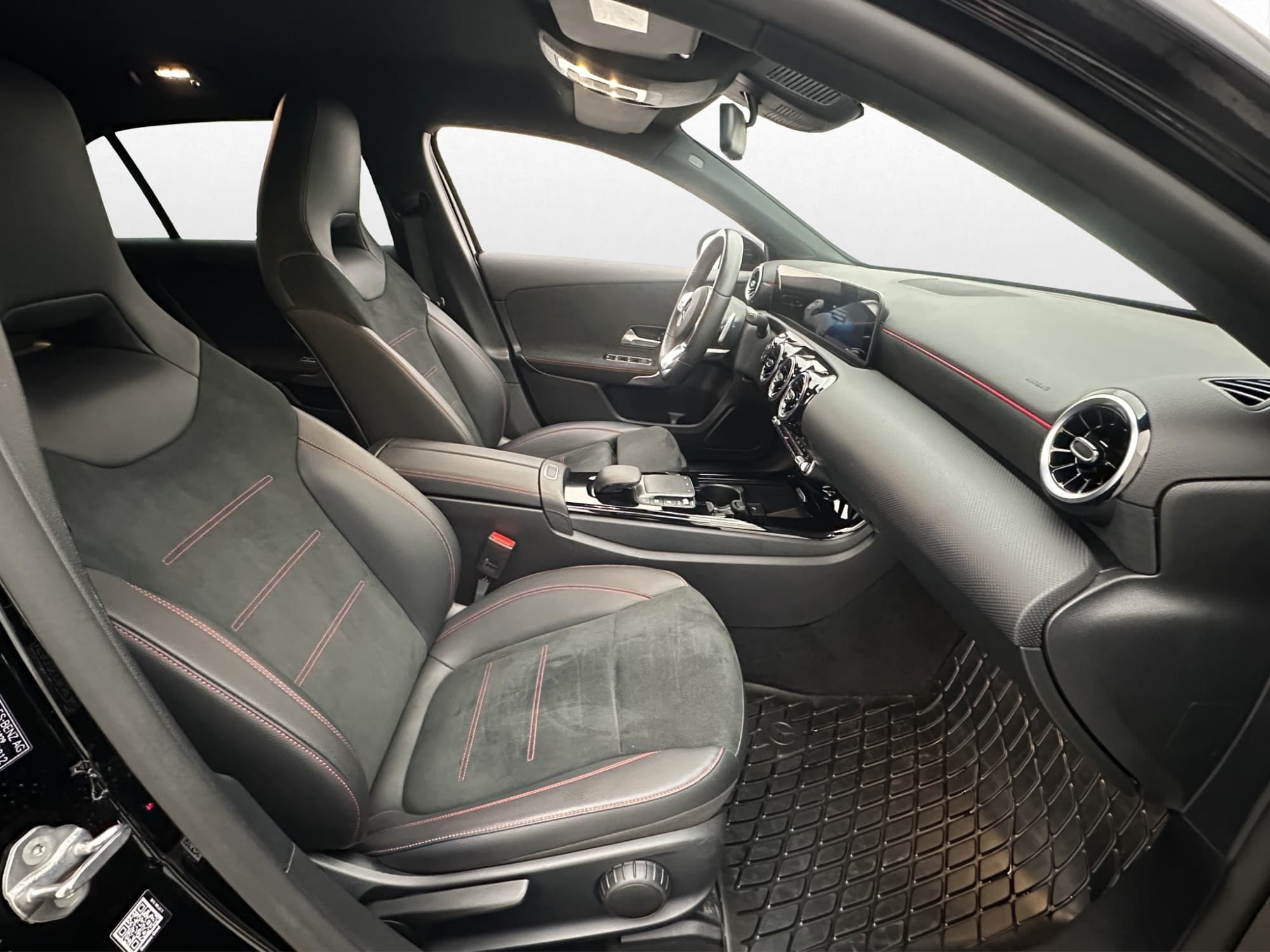 Mercedes-Benz A180 7G-DCT 136hk AMG Line CarPlay Kamera