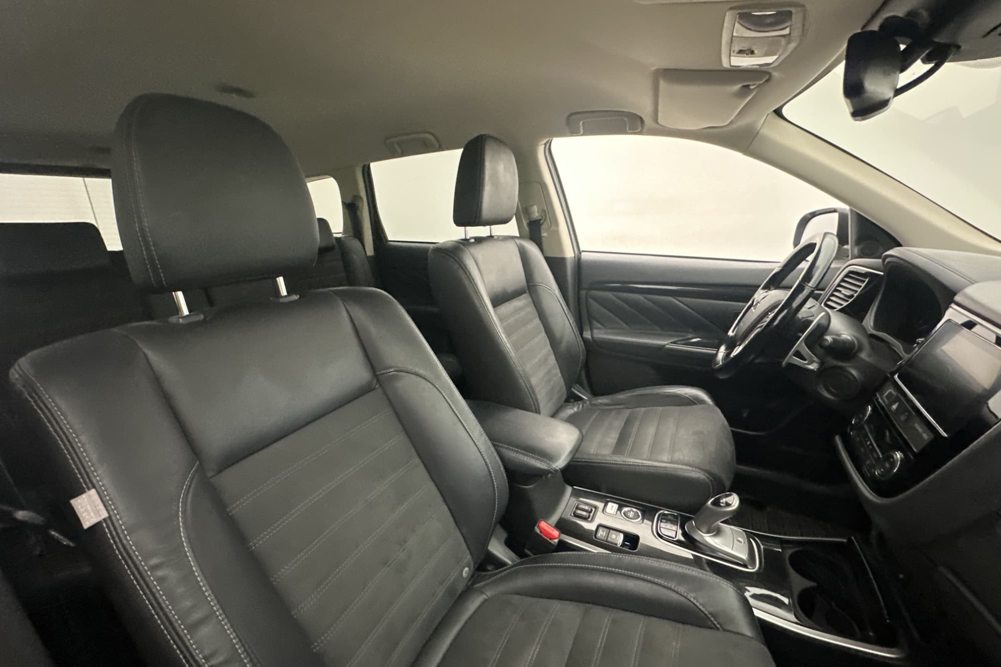Mitsubishi Outlander PHEV 4WD 203hk Dragkrok Kamera