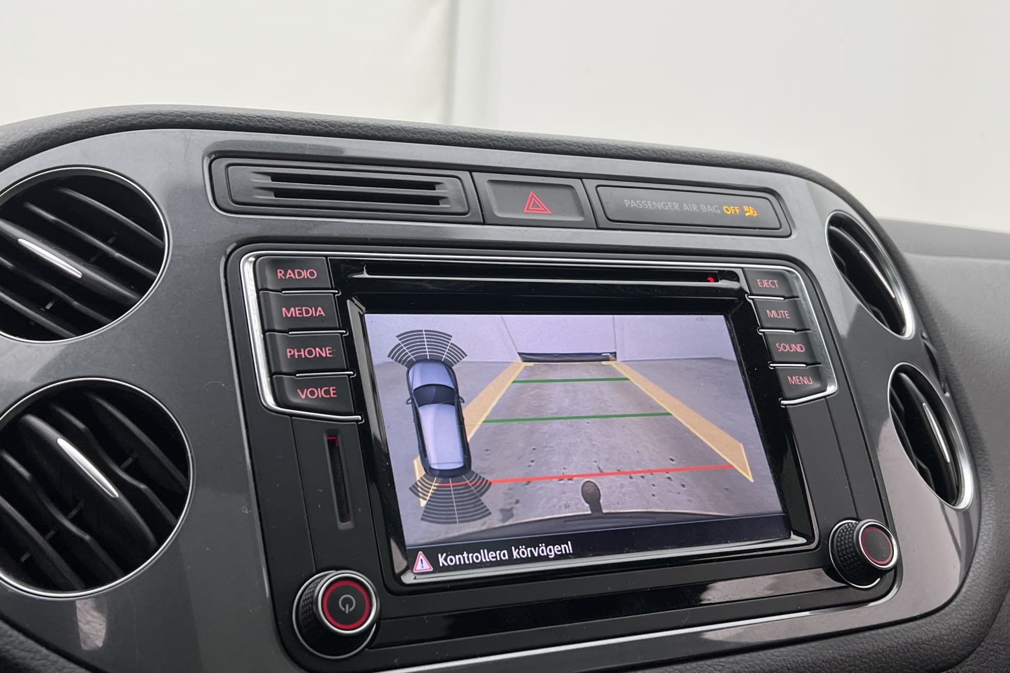 Volkswagen Tiguan TDI 184hk R-Line Pano Kamera Skinn Drag