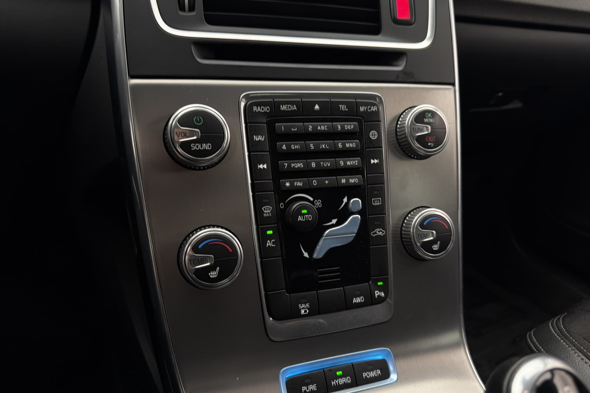 Volvo V60 D5 Plug-in Hybrid AWD 231hk Momentum Värmare Drag