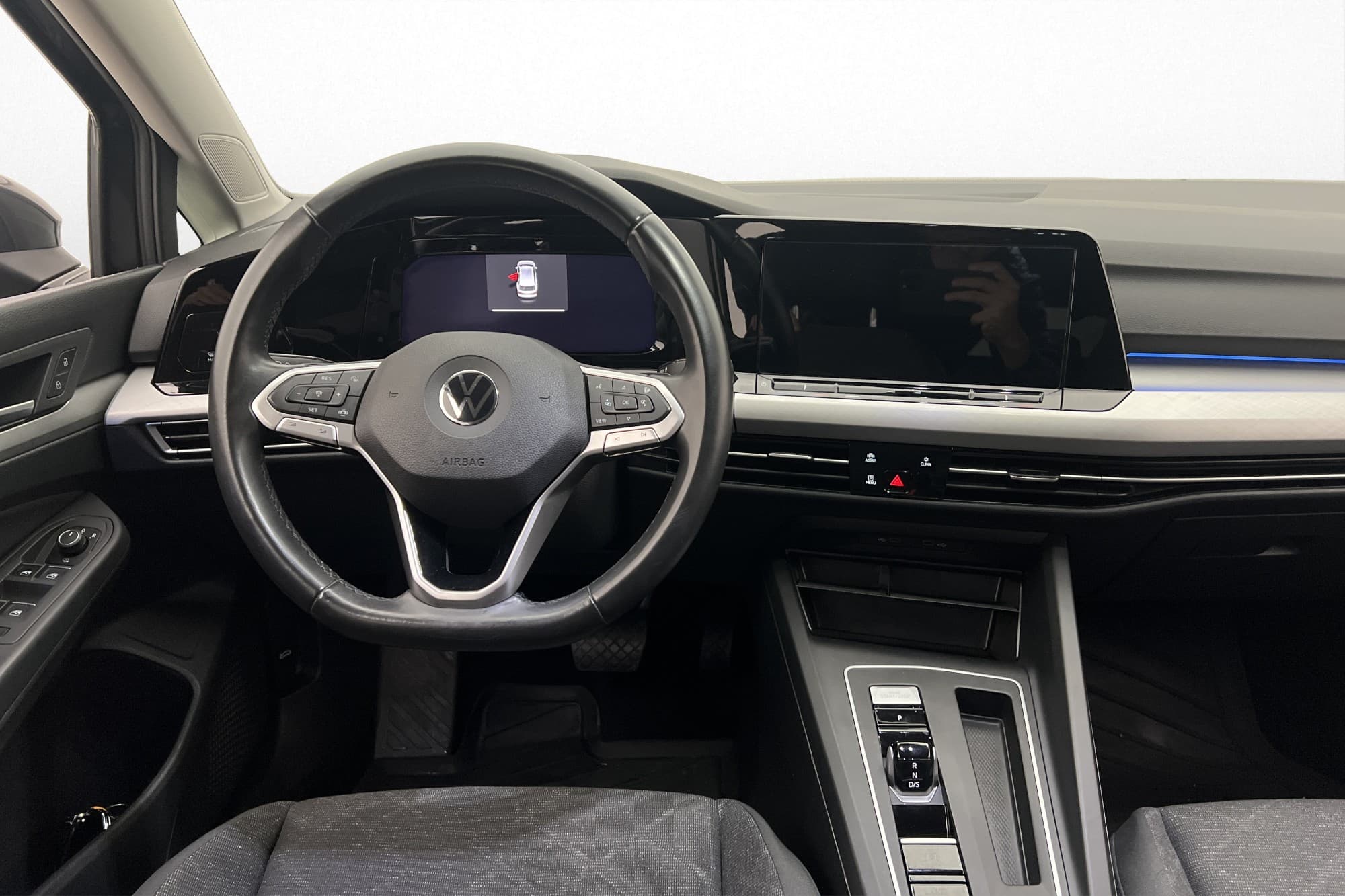 Volkswagen Golf 1.5 eTSI Värmare CarPlay Rattvärme Navi PDC